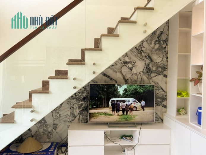 BÁN GẤP nhà HXH 80m2 2 tầng Mới Xây hơn 4 tỷ đối diện VINHOME Q9