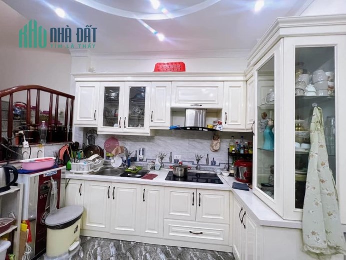 Hiếm, Thạch Bàn dân xây ô tô bẩy chỗ đỗ cửa, vào nhà 45m 4 tầng mặt tiền 4m giá 3.5 tỷ