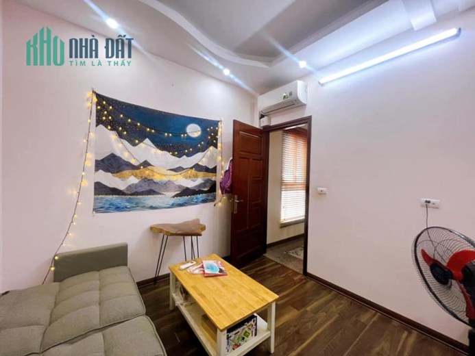 Hiếm, Thạch Bàn dân xây ô tô bẩy chỗ đỗ cửa, vào nhà 45m 4 tầng mặt tiền 4m giá 3.5 tỷ