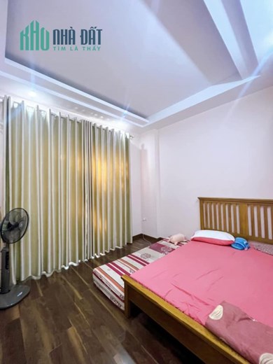 Hiếm, Thạch Bàn dân xây ô tô bẩy chỗ đỗ cửa, vào nhà 45m 4 tầng mặt tiền 4m giá 3.5 tỷ