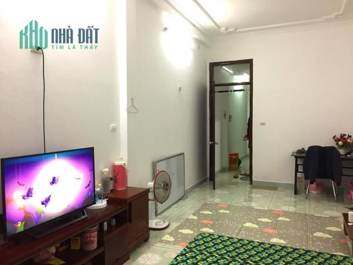 Cực hiếm, nhà ngõ 95 Chùa Bộc 54m2, 4 tầng, ô tô đỗ cửa giá chỉ 5.9 tỷ