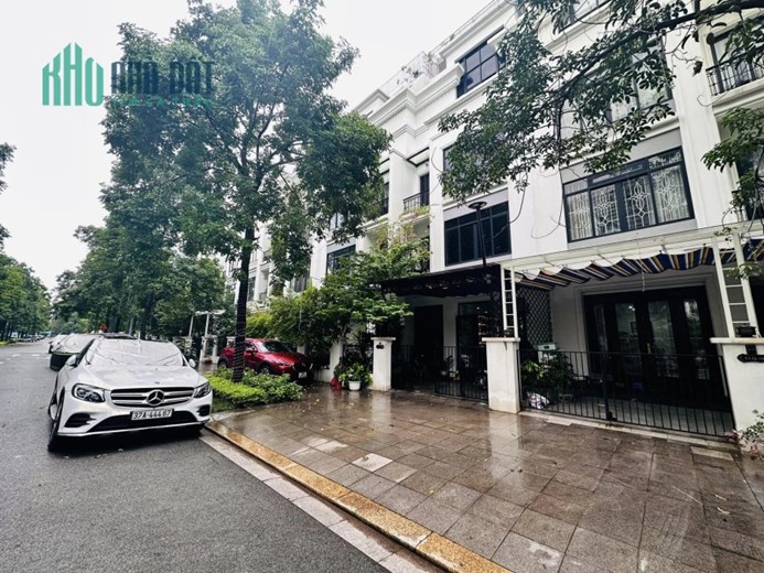 Biệt thự Vinhomes Gardenia Hàm Nghi 107m, Mt 6m, thang máy, sang trọng đẳng cấp, chỉ 35 tỷ.