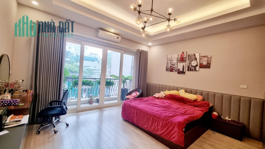 Nhà đẹp Văn Cao 67m2, MT 4.8m, 5 tầng, chỉ 12,2 tỷ. Ô tô đỗ cổng, tặng full nội thất xịn xò