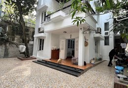 Bán nhà đẹp Thanh Nhàn 161m2, 4 tầng, MT 11m, gần phố, công viên giá 16 tỷ
