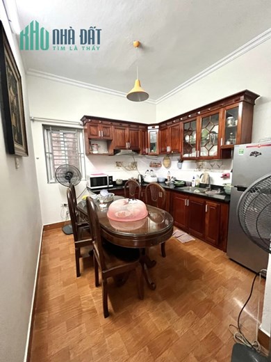 Bán nhà đẹp Thanh Nhàn 161m2, 4 tầng, MT 11m, gần phố, công viên giá 16 tỷ