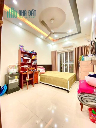 Bán nhà Tôn Đức Thắng, Trung tâm Đống Đa, diện tích 34m2 - 4 tầng. Giá nhỉnh 100tr/m2.