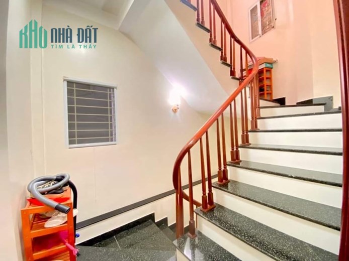 Bán nhà Tôn Đức Thắng, Trung tâm Đống Đa, diện tích 34m2 - 4 tầng. Giá nhỉnh 100tr/m2.