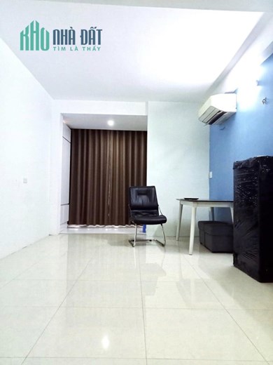NHÀ THẠCH BÀN _ DÂN XÂY _ Ô TÔ 7 CHỖ VÀO NHÀ_ DIỆN TÍCH RỘNG_ RẺ NHẤT KHU VỰC 40 M2 CHỈ NHỈNH 3 TỶ
