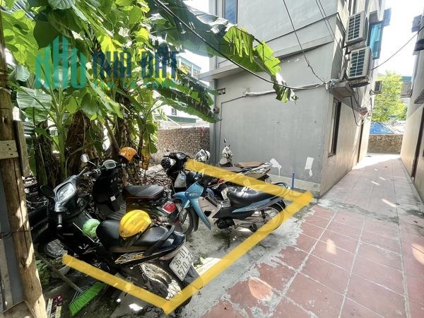 2 TỶ. ĐẤT HIẾM THẠCH BÀN. MẶT TIỀN RỘNG. THÔNG SỐ ĐẸP. 5M RA OTO TRÁNH.. 34 m2 .. MT : 4, 5 M