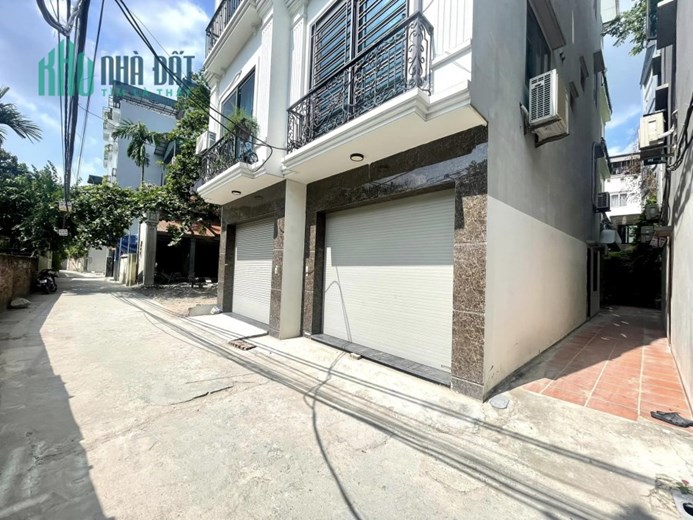 2 TỶ. ĐẤT HIẾM THẠCH BÀN. MẶT TIỀN RỘNG. THÔNG SỐ ĐẸP. 5M RA OTO TRÁNH.. 34 m2 .. MT : 4, 5 M