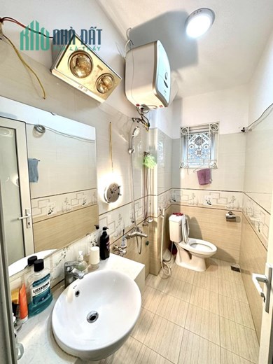 BÁN NHÀ PHỐ TRẦN KHÁT CHÂN, 52M2 - 5 TẦNG - 4 NGỦ, NHÀ ĐẸP, DÂN XÂY, NỘI THẤT GỖ CAO CẤP, NHỈNH 6 TỶ