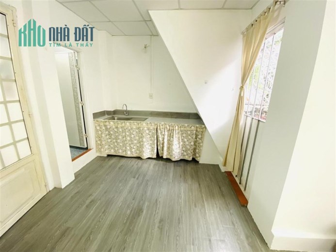 Cho thuê CHDV Nguyễn Đình Chiểu đoạn Mạc Đĩnh Chi. Full nội thất