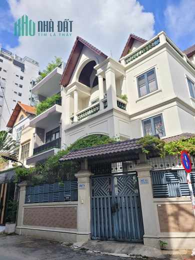 NHÀ CHỦ ĐANG Ở - NỞ HẬU - 2PN