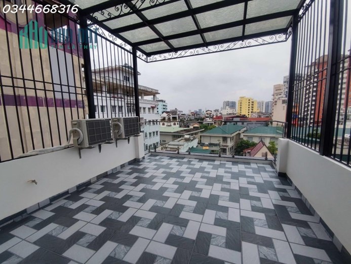 Bán tòa nhà Ngọc Lâm, ô tô tránh, 7 tầng, thông sàn, thang máy, thoáng trước sau