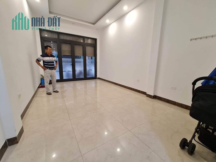 80m Xây 8 Tầng Thang Máy. Dòng Tiền 900 Triệu 1 Năm. Chính Chủ Cần Bán Gấp