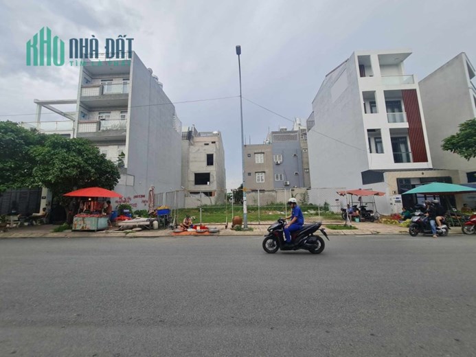 BÁN MẶT TIỀN giảm phân nữa tiền ở quốc lộ 13 , hiệp bình phước , thủ đức