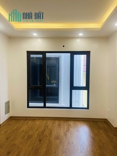 Bán nhà 41m2 phố Yên Phụ, Tây Hồ Chủ tự xây 6 phòng 10m 2 Ô tô phi Giá 4.5 Tỷ