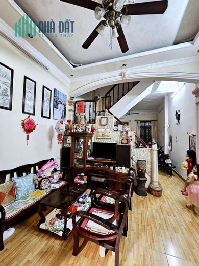 Bán nhà đường Láng Đống Đa 65m 4 tầng mặt tiền 4.5m ngõ thông gần phố ở ngay nhỉnh 7 tỷ lh