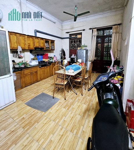 Bán nhà đường Láng Đống Đa 65m 4 tầng mặt tiền 4.5m ngõ thông gần phố ở ngay nhỉnh 7 tỷ lh
