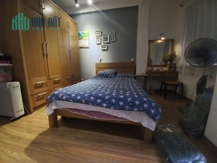 Bán nhà phố Tây Sơn, ngõ nông, rộng, nhà dân xây, 39m, 4 PN, 4.6 tỷ
