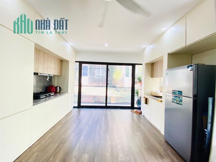 Siêu phẩm Thạch Bàn ,Long Biên 41m2 ,6 tầng ,Mt 4.3m ,lô góc ,gara oto 7 chỗ giá hơn 6 tỷ