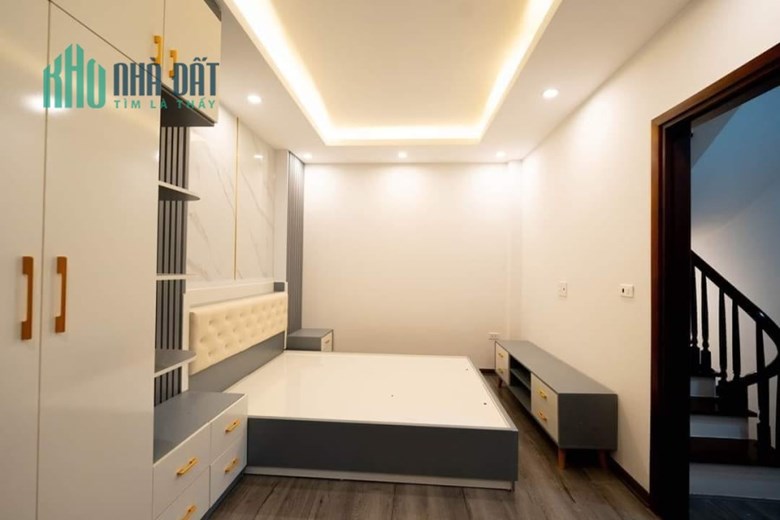 Bán nhà 41m2 phố Yên Phụ, Tây Hồ Chủ tự xây 6 ngủ 2 Ô tô tránh 10m Giá 4.6 Tỷ