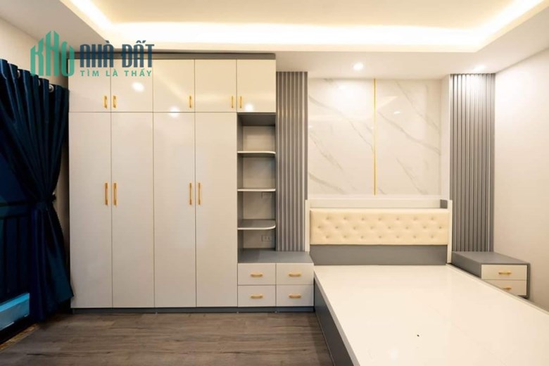 Bán nhà 44m2 phố Yên Phụ, Tây Hồ Chủ tự xây 6 phòng 10m Ô tô đua Giá 4.5 Tỷ