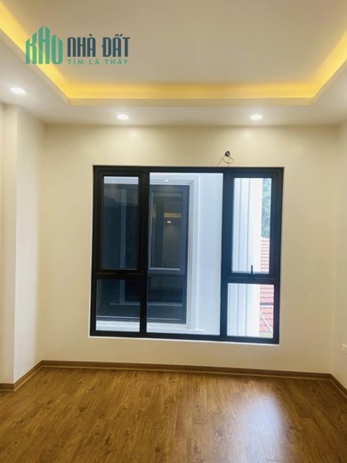 Bán nhà 45m2 phố Yên Phụ, Tây Hồ Dân xây 6 phòng ngủ 10m Ô tô phi Giá 4.6 Tỷ