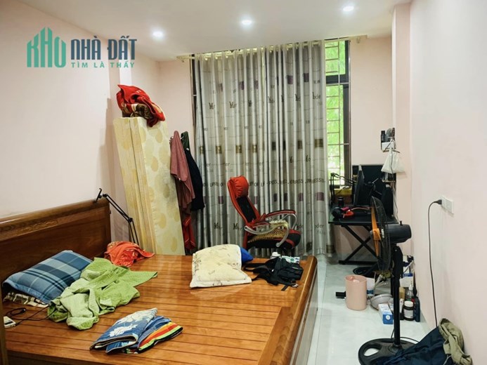 Bán nhà 43m2 phố Yên Phụ, Tây Hồ Dân xây 6 phòng ngủ 10m Ô tô phi Giá 4.6 Tỷ