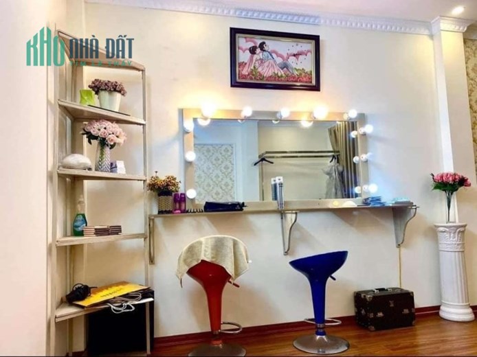 Bán nhà 41m2 phố Yên Phụ, Tây Hồ Dân xây 6 phòng ngủ Ô tô phi 10m Giá 4.4 Tỷ