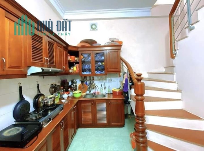 Nhà đẹp dân xây Dịch Vọng Cầu Giấy 42m, Mt 4.1m giá 4.9 tỷ 0343564283