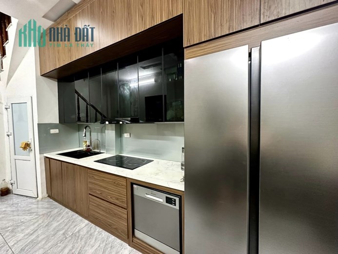 HAI BÀ TRƯNG - LÔ GÓC THOÁNG - NGÕ THÔNG - KINH DOANH - NHÀ ĐẸP - TẶNG FULL NỘI THẤT 5 TÂNG 4TỶ5