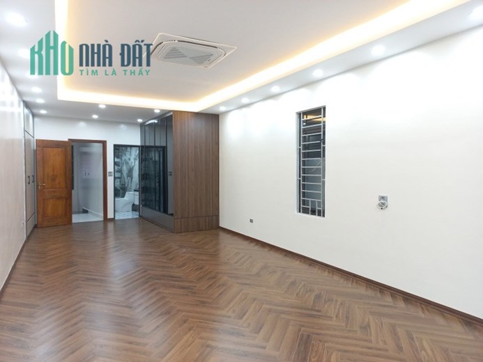 Bán nhà Tây Sơn 40m2 5 tầng, ngõ 3 gác đua, full nội thất, 4,7 tỷ