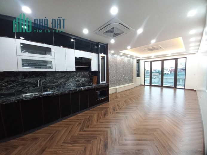 Bán nhà Tây Sơn 40m2 5 tầng, ngõ 3 gác đua, full nội thất, 4,7 tỷ