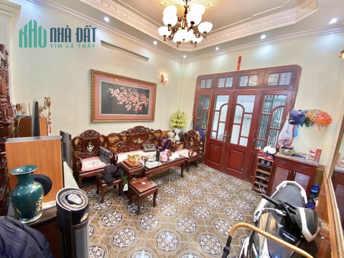 CÓ 102! CHÙA LÁNG 4 TẦNG, MẶT TIỀN RỘNG, NGÕ NÔNG THOÁNG, NHIỀU PHÒNG, CHO THUÊ-Ở TỐT
