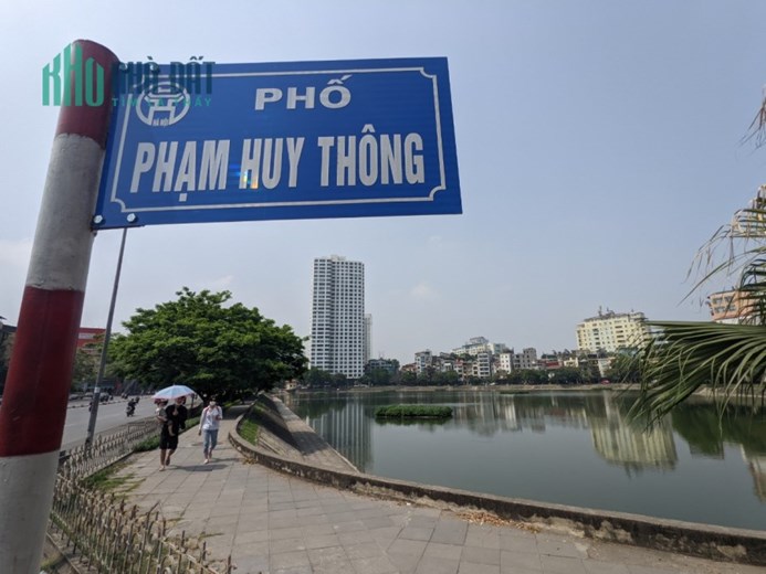 ĐẲNG CẤP! Mặt phố Phạm Huy Thông (ven hồ Ngọc Khánh), 41m2, bán 20 Tỷ
