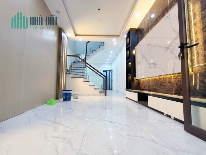 Bán nhà Miếu Hai Xã, 40m 4 tầng mới tinh GIÁ chỉ 2.05 tỉ bán gấp lỗ vốn
