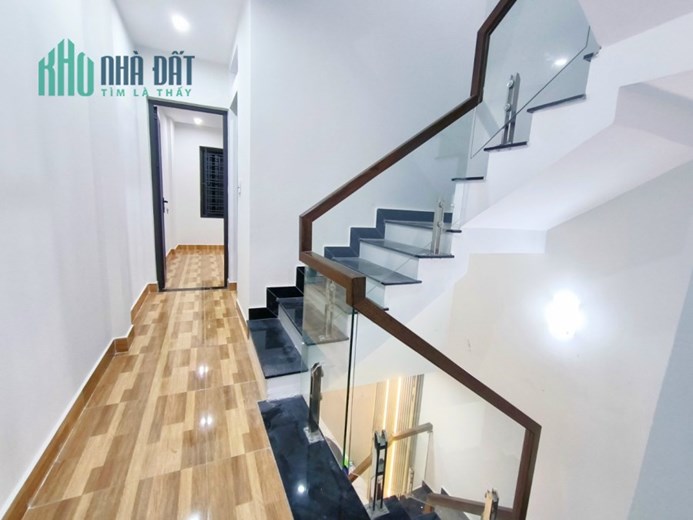 Bán nhà Miếu Hai Xã, 40m 4 tầng mới tinh GIÁ chỉ 2.05 tỉ bán gấp lỗ vốn