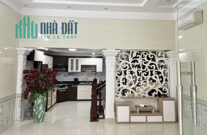 Nhà phố Kiều Sơn ngõ ô.tô vào ra vào, diện tích 43m 4 tầng Giá 3.5 tỉ