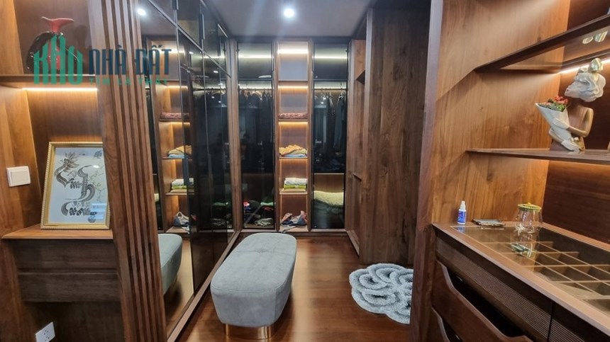 Cần bán 3 mặt phố 3 mặt tiền 3 vỉa hè Thành phố Giao Lưu Phạm Văn Đồng 280m2, MT 45m, vỉa hè 8m ô
