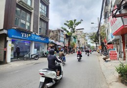(Giá đầu tư) Chủ vỡ nợ bán gấp  Mặt phố Trần Cung giá cực tốt, đoạn không vướng quy hoạch.