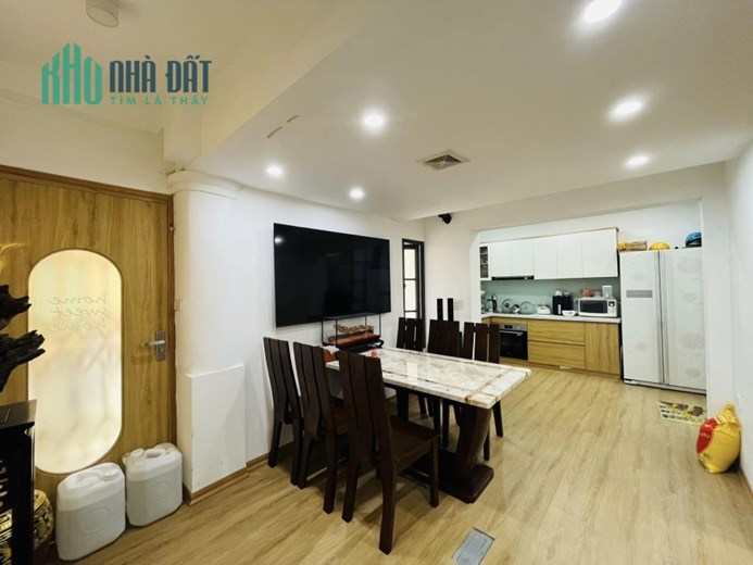 Siêu đẹp! Lô góc 3 mặt thoáng, như căn hộ cao cấp, ô tô đỗ cửa vào nhà, 105m2 full nội thất, 4,2 tỷ