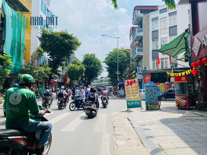 Bán nhà mặt phố Lò Đúc 140m2, 4 tầng, MT 8m, Vỉa hè – kinh doanh giá 56 tỷ