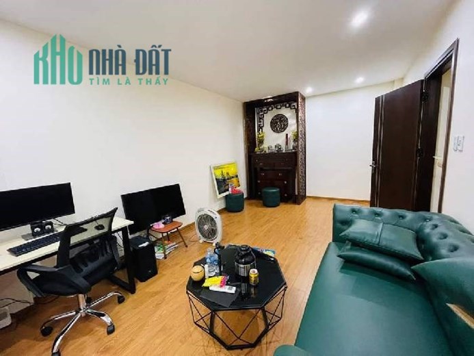 Bán nhà Việt Hưng, Full nội thất, 30 m2, 5T, MT 5 m, chỉ nhĩnh 3 tỷ.
