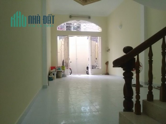 Cho thuê nhà HXT thông Thoại Ngọc Hầu quận Tân Phú 60m2 -3T BTCT 14tr TL