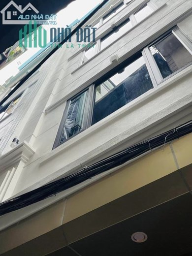 Nhà mới Trung tâm Đống Đa Đê Là Thành 32m 5 tầng ngõ thông gần phố full tiện ích
