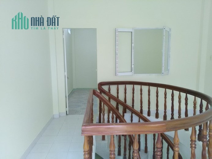 Cho thuê nhà HXT thông Thoại Ngọc Hầu quận Tân Phú 60m2 -3T BTCT 14tr TL