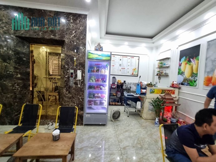 Doanh Thu 2 Tỷ 1 Năm. Nhà 190m Xây 8 Tầng Thang Máy. Trung Tâm Quận Thanh Xuân. Chủ Thiện Chí Bán.