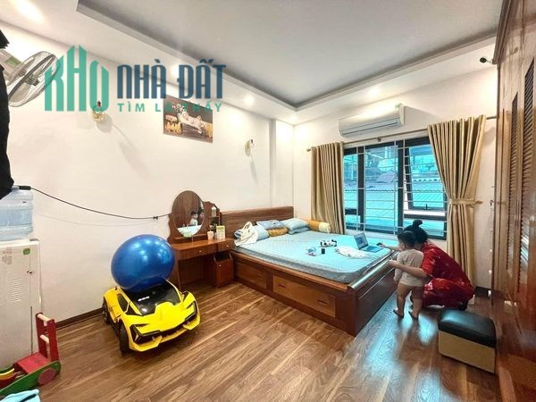 BÁN GẤP NHÀ ĐẸP XUÂN THỦY CẦU GIẤY, DÂN XÂY, SÁT TTTM, 35M2 GIÁ NHỈNH 3TỶ