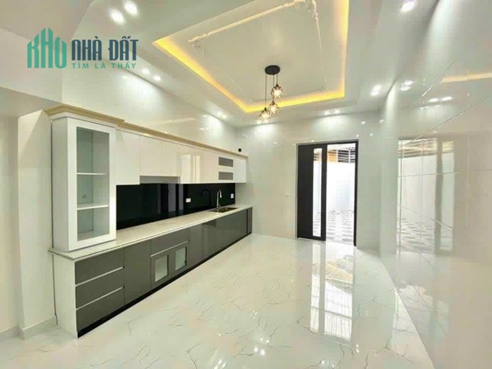 Nhà xây mới độc lập Ô tô vào nhà 72,9m x 4 tầng Đường Đà Nẵng Ngô Quyền Hải Phòng.